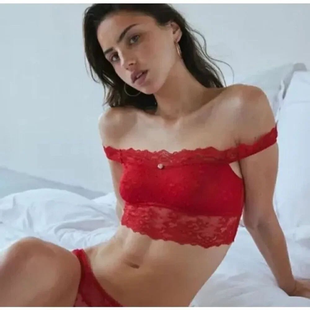 NWT Out From Under Red Lace Floral Bra Top / Bralette Off The Shoulder  Size XL